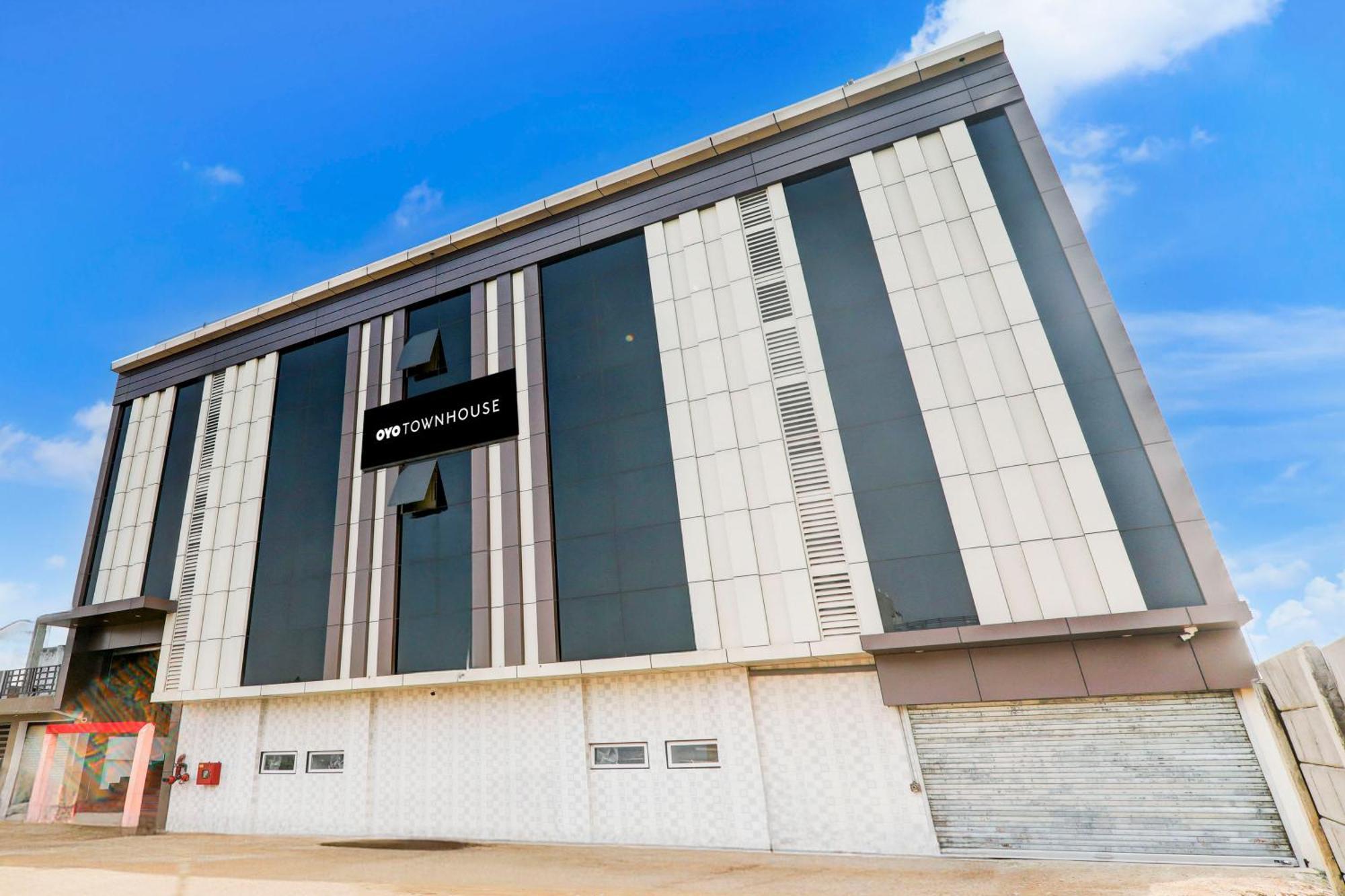 Super Townhouse Gls International Hotel Lucknow Eksteriør billede