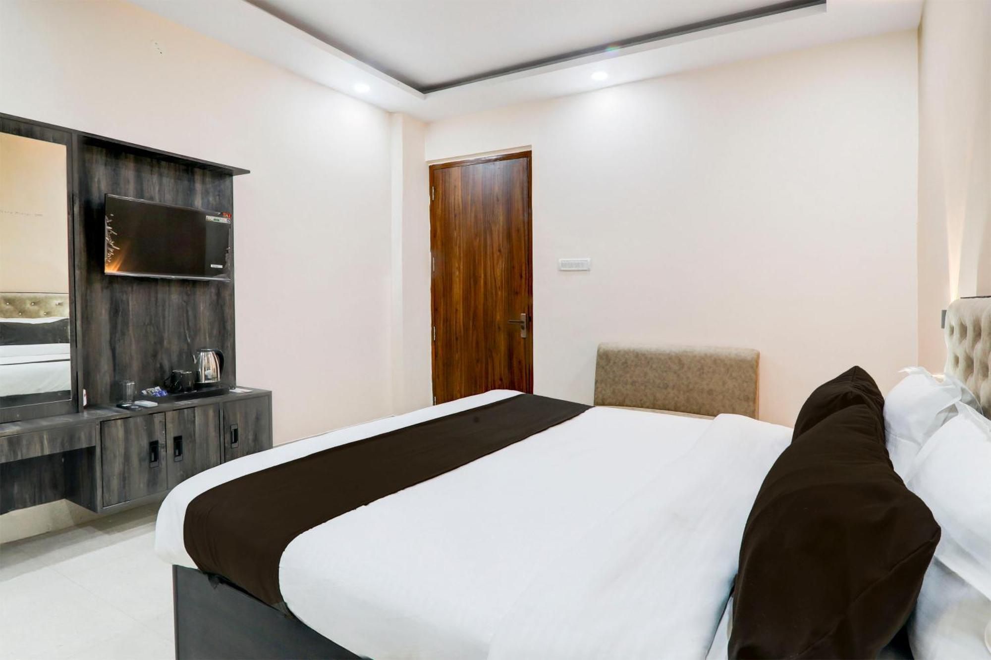 Super Townhouse Gls International Hotel Lucknow Eksteriør billede
